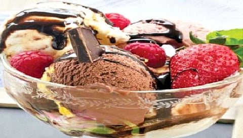 आईस्क्रीम खाताना ‘हे’ सुद्धा लक्षात असावे…