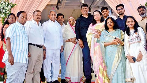 राजारामपुरीत ‘पीटर इंग्लंड’ भव्य शोरूमचे उद्घाटन