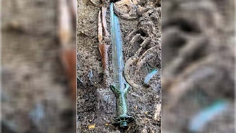 तीन हजार वर्षांपूूर्वीची तळपती तलवार