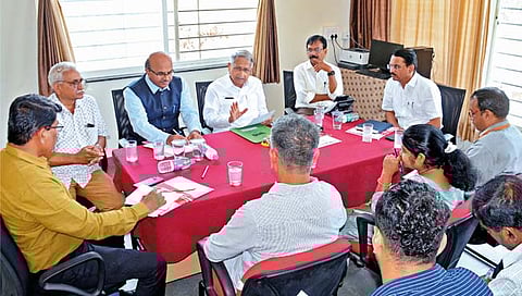 डॉ. ग. गो. जाधव अध्यासनामध्ये मल्टिमीडिया जर्नालिझम, डिजिटल लायब्ररी , पॉड कास्ट सुरू करावे : डॉ. प्रतापसिंह जाधव