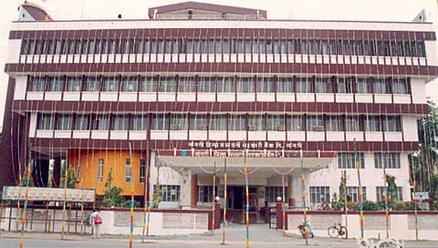 ऑनड्युटी गोवा सहलीवर गेलेल्या आठ अधिकार्यांच्या शिराळ्याला बदल्या