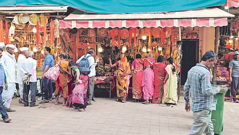 पंढरपुरात आषाढी यात्रेत पाचशे कोटींची उलाढाल