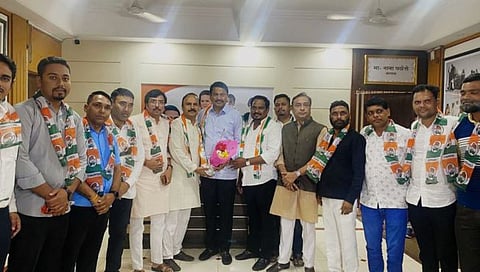 नाशिकमध्ये भाजपला मोठा धक्का, आमदार सीमा हिरे यांच्या बंधूचा कॉंग्रेसमध्ये प्रवेश