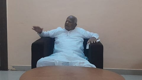 तुळजापूर तालुक्यातील विकासकामांवरून मधुकरराव चव्हाण आक्रमक