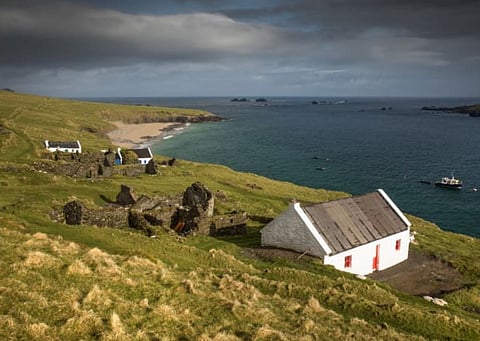 ‘या’ देशात स्थायिक व्हा, तब्बल ७१ लाख मिळवा! जाणून घ्या कारण