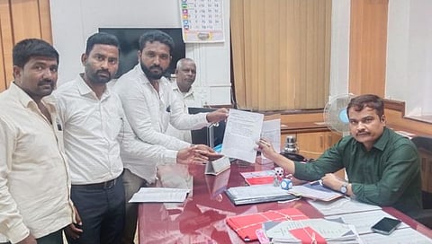 कोल्हापूर : खिद्रापूर सरपंच पती कदम यांच्यावर कारवाई करावी; उपसरपंच खानोरे यांची मागणी