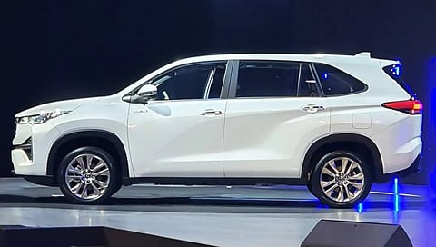 Maruti Suzuki New Car : मारुती सुझुकीकडून नव्या MPV कारची पहिली झलक, पाहा फाेटाे