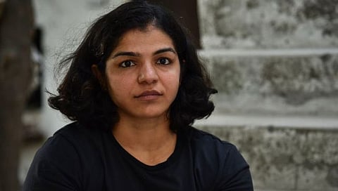Wrestlers Protest : अल्पवयीन कुस्तीपटूंच्या कुटुंबावर दबाव : साक्षी मलिक