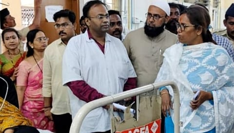 मुंबई : धारावीत इमारतीला आग; ३२ जखमींवर उपचार सुरु