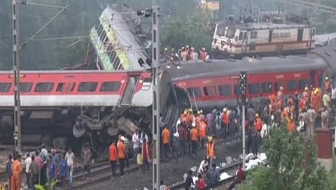 Odisha Train Accident : ओडिशातील रेल्वे अपघाताचे कारण कळाले; रेल्वेमंत्री अश्विनी वैष्णव यांची माहिती