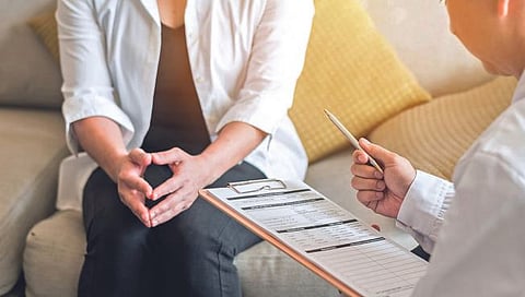 Breast Cancer : दुर्लक्षाने वाढेल गुंतागुंत