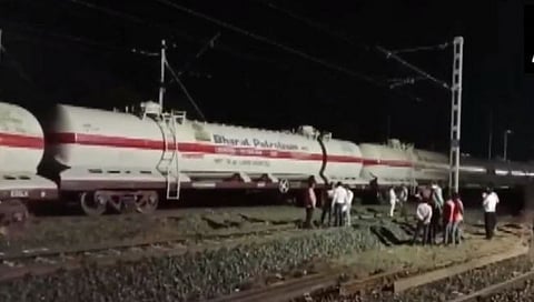 ओडिशा अपघातानंतर मध्य प्रदेशमध्ये रेल्वे अपघात; जबलपूर येथे मालगाडी रुळावरून घसरली