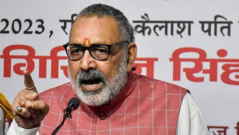 “म. गांधींची हत्या केली असली तरी नथुराम गोडसे भारताचे सुपुत्र होते”