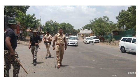 नगर: संगमनेरमध्ये ‘मोर्चा’ला गालबोट; दोन गटात दगडफेक, पोलिसांचा मोठा फौजफाटा तैनात