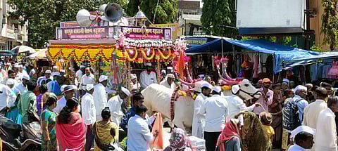 पुणे: ओतूरच्या बाबाजी चैतन्य महाराज पालखीचे प्रस्थान