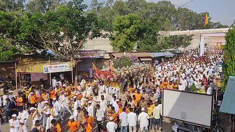 Ashadhi Wari 2023 : दुपारच्या विसाव्यासाठी तुकाराम महाराज पालखीचे नागेश्वर मंदिरात आगमन