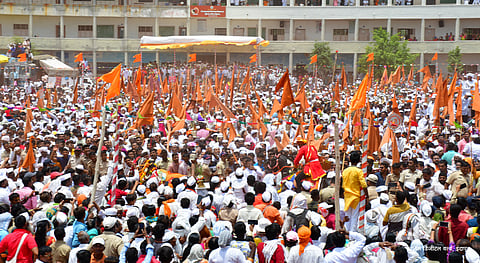 Ashadhi wari 2023 : इंदापुरात संत तुकोबारायांच्या अश्वाचे दुसरे गोल रिंगण उत्साहात