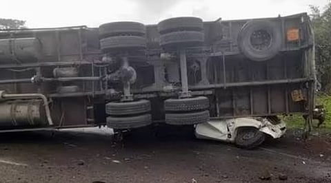 Accident : मुंबई-पुणे महामार्गावर भीषण अपघात; एक ठार, तर दोन गंभीर जखमी