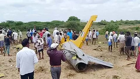 IAF trainer aircraft crashes | कर्नाटकातील चामराजनगरजवळ हवाई दलाचे ट्रेनर विमान कोसळले, दोन्ही पायलट सुरक्षित
