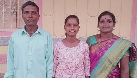 SSC Result: शिरगावातील कष्टकरी माता-पित्यांच्या स्वप्नांना आकार; अनुजाची यशाला गवसणी