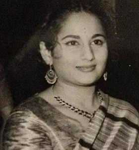 ज्येष्ठ अभिनेत्री आशा नाडकर्णी यांचे निधन