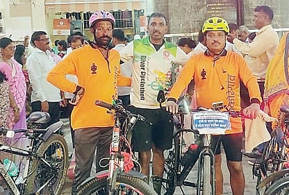 पारनेर : सायकलवरून एका दिवसात गाठले पंढरपूर