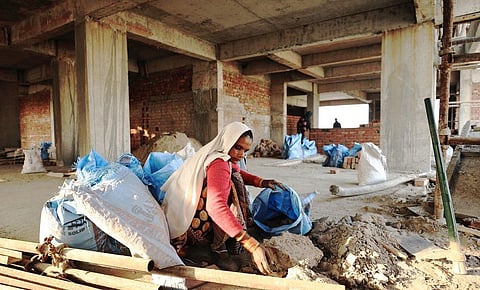 बांधकामांच्या ठिकाणी पाळणाघर, अंगणवाड्या ; पुणे महापालिकेचा पुढाकार