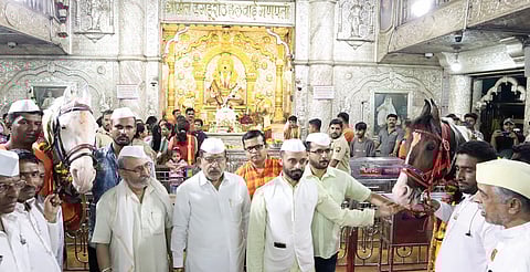 Ashadhi Wari 2023 : ‘श्रीमंत दगडूशेठ’चरणी माउलींचे अश्व नतमस्तक