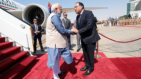 PM Modi In Egypt : पंतप्रधान नरेंद्र मोदी दोन दिवसांच्या इजिप्त दौऱ्यावर; कैरोत जल्लोषी स्वागत