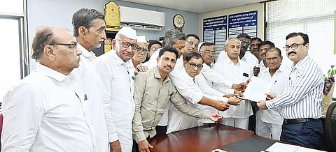 कोपरगाव : श्री गणेश साखर कारखान्याची मालमत्ता आमच्या ताब्यात द्यावी