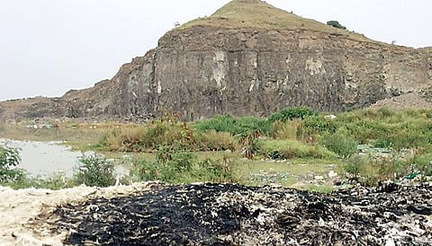 महाळुंगे इंगळे : औद्योगिकीकरणाच्या नावाखाली टेकड्यांची लचकेतोड