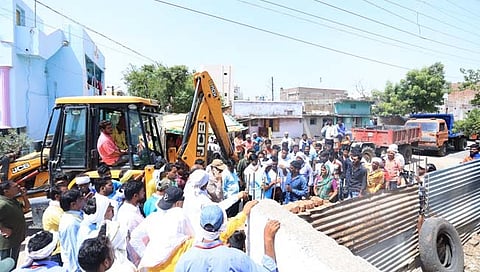 हिंगोली: रस्त्यांनी घेतला मोकळा श्वास: ३००हून अधिक अतिक्रमणे जमीनदोस्त