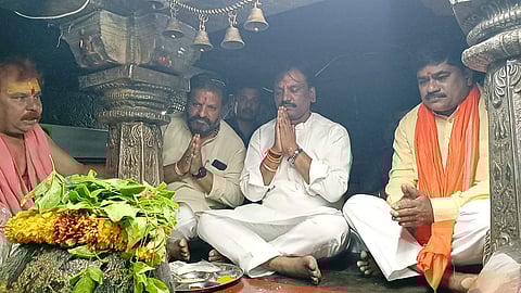 हिंगोली : ‘बळीराजाला सुख-शांती लाभो’; अंबादास दानवेंचे नागनाथांकडे साकडे