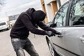 नगर: कारची काच फोडून रोकड पळविणारे अटकेत