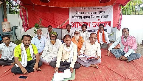 हिंगोली: तहसीलदारांच्या आश्वासनानंतर जवळाबाजार येथील शेतकऱ्यांचे उपोषण मागे