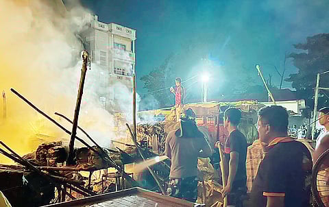 खडकीत भाजी मंडईला आग : 11 हातगाड्या जळून खाक