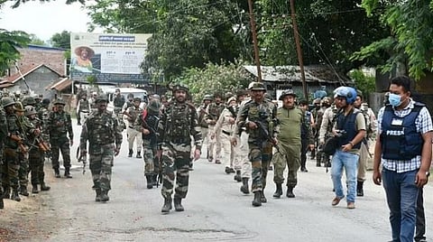 मणिपूरमध्ये बंडखोरांना दणका, सुरक्षा दलांकडून १२ बंकर उद्ध्वस्त, मोठा शस्त्रसाठा जप्त