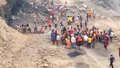 Jharkhand | झारखंडमध्ये खाण कोसळून तिघांचा मृत्यू, अनेकजण अडकल्याची भिती