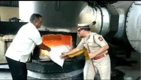 नागपूर : पोलिसांकडून जप्त केलेल्या १२०० किलो गांजाची विल्हेवाट