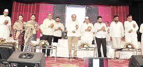 Ashadhi wari : वारकर्यांना मूलभूत सुविधा : विखे पाटील