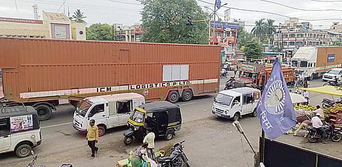 राहुरीत महामार्गावर अतिक्रमण; अपघाताचे प्रमाणात वाढ