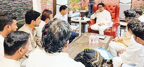 जेजुरीकर आंदोलकांनी घेतली राज ठाकरे यांची भेट