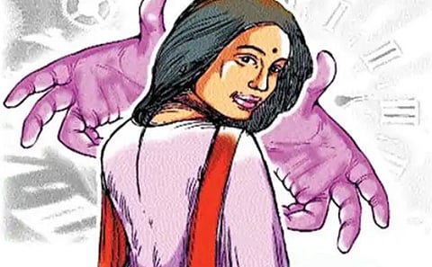 Pune Crime News : आखाती देशात पुण्यातील महिलांची विक्री; दलालांविरुद्ध गुन्हा दाखल