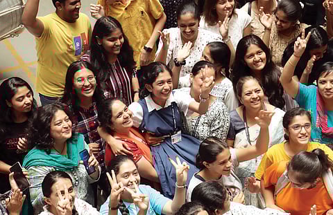 पुण्यात निकालाचा जल्लोष अन् आनंदोत्सव