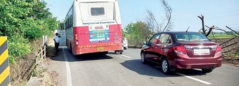 नगर : नादुरुस्त एसटी प्रवाशांसाठी डोकेदुखी