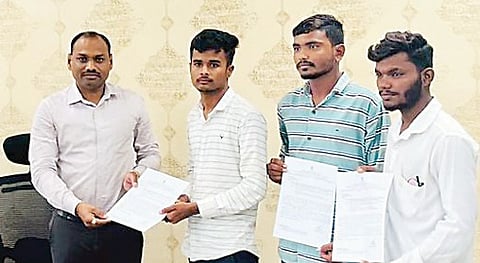 अहमदनगर : तीन कुटुंबांचे पुनर्वसन ! समाजकल्याणमधून तिघांना शासकीय नोकरी