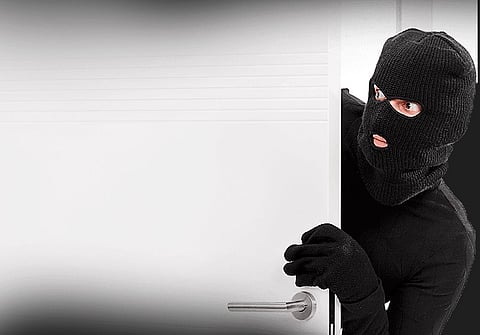 सराफी दुकान फोडले