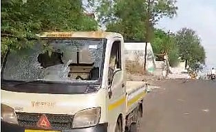 पुण्यातील तळजाई परिसरात पुन्हा गाड्या फोडल्या; तोंडाला रुमाल बांधून टोळक्यांचा धुडगुस