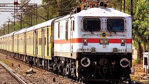 अयोध्येसाठी मुंबईतील प्रत्येक विधानसभा मतदारसंघांतून एक विशेष ट्रेन