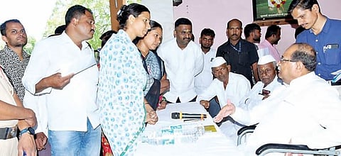 नगर : दूध दरप्रश्नी सहकारी, खासगी संघांची बैठक घेणार : मंत्री राधाकृष्ण विखे पाटील